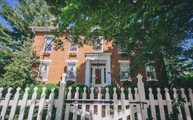 Old Caledonian Bed & Breakfast 4*