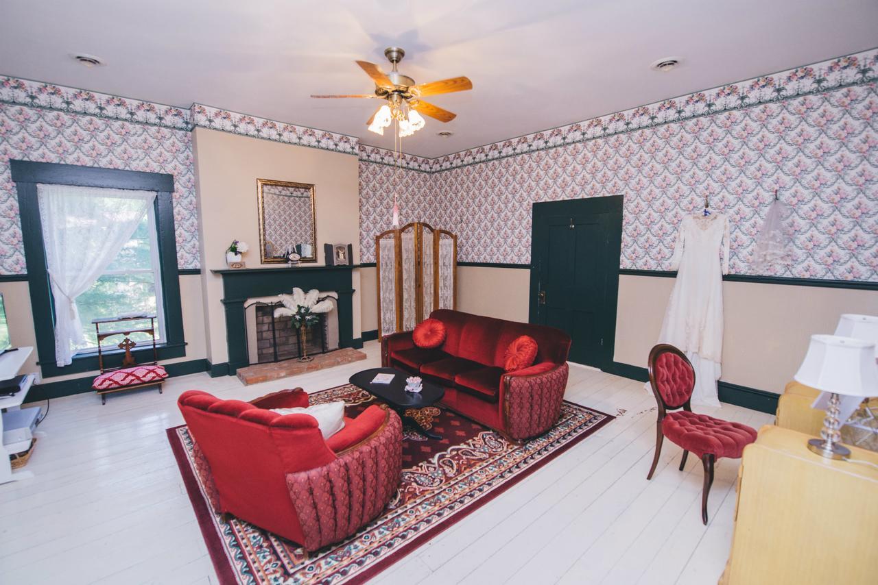 Old Caledonian Bed & Breakfast Exterior photo