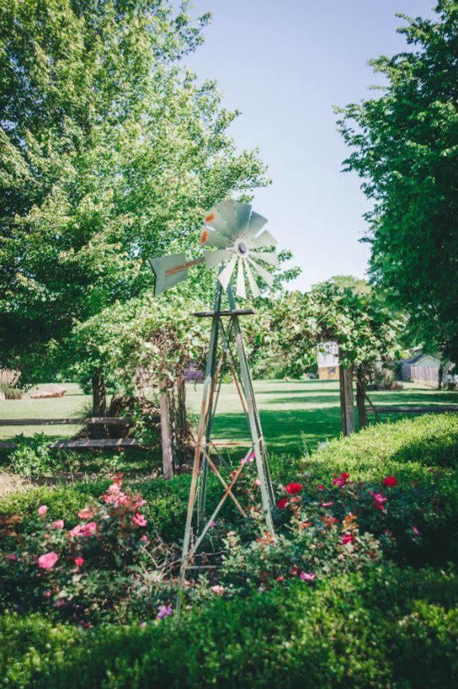 Old Caledonian Bed & Breakfast Exterior photo